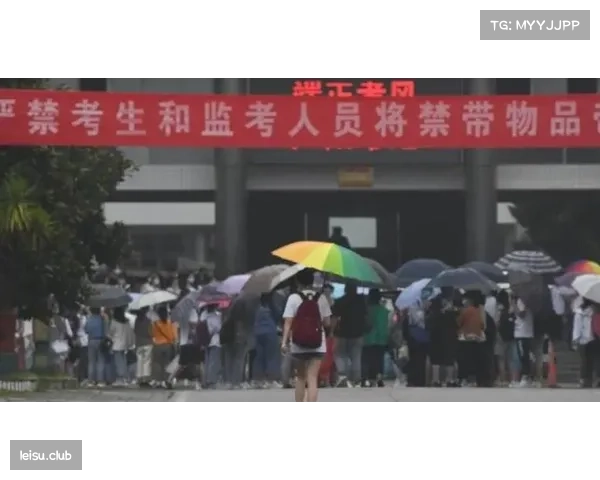 鹈鹕半场利用对手失误后的转换进攻得到15分，其中罚球得分占9分